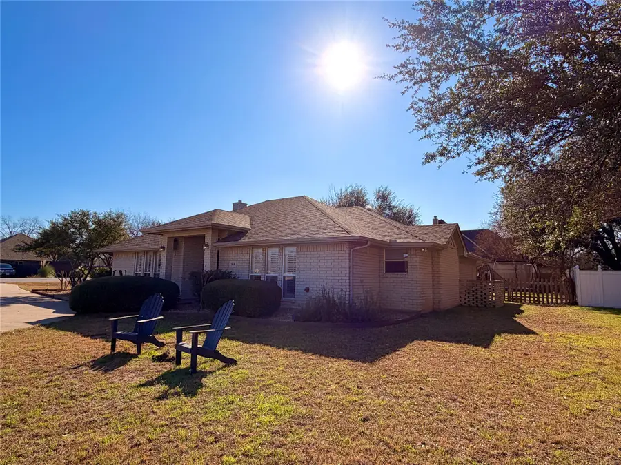 5614 Wedgefield Road, Granbury, TX 76049 - Image #3