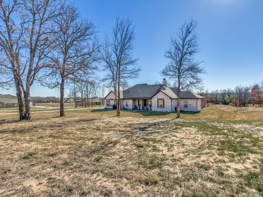 3001 Sutton Court, Weatherford, TX 76085 - Image #2