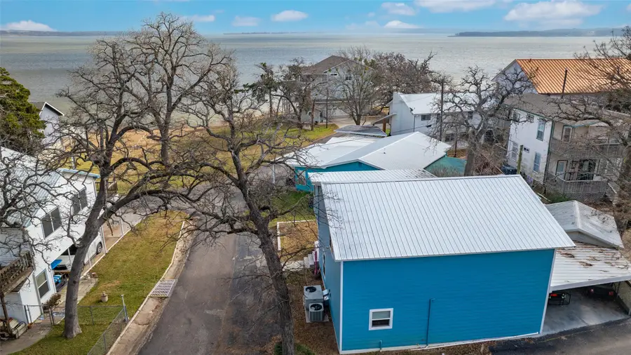 16 Cottonwood Drive, Gordonville, TX 76245 - Image #2