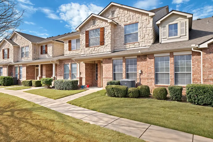 2716 Denali Park Drive, Grand Prairie, TX 75050 - Image #2