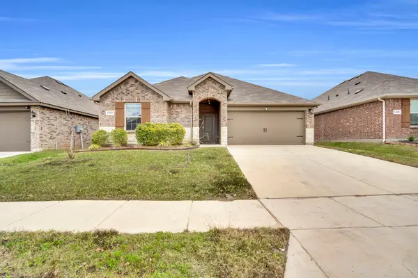 1207 Knoll Drive, Ennis, TX 75119