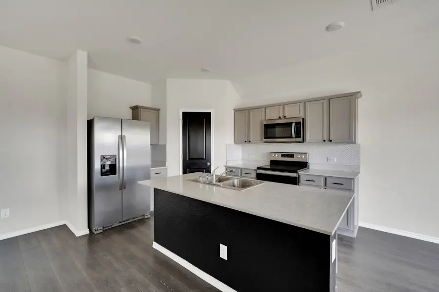 1207 Knoll Drive, Ennis, TX 75119 - Image #3