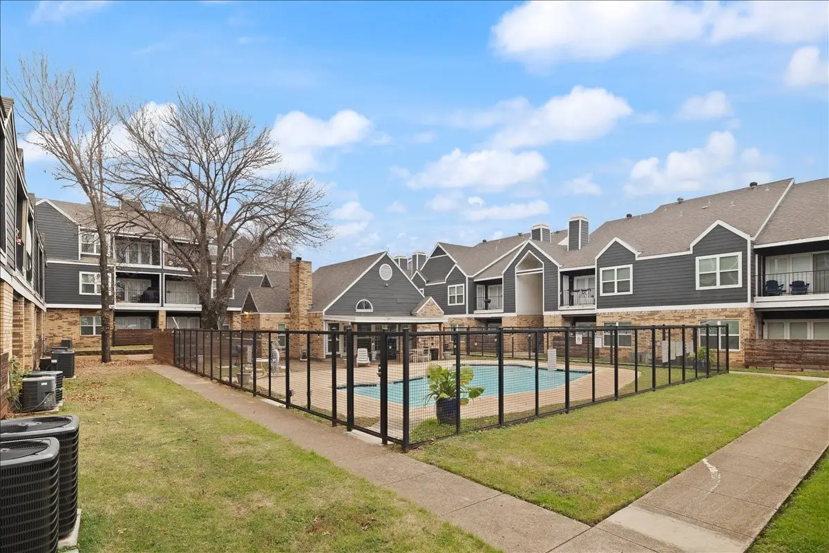 1441 Westmount Avenue #211, Dallas, TX 75211 - Image #1