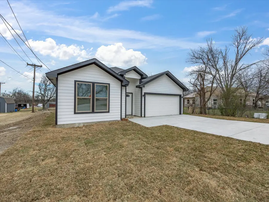 108 N Couch Street, Italy, TX 76651 - Image #2