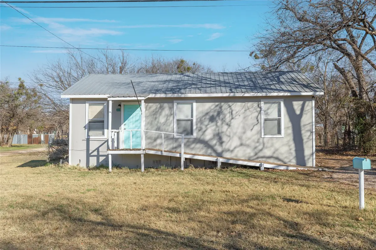 333 W Juarez Avenue, De Leon, TX 76444 - Image #1