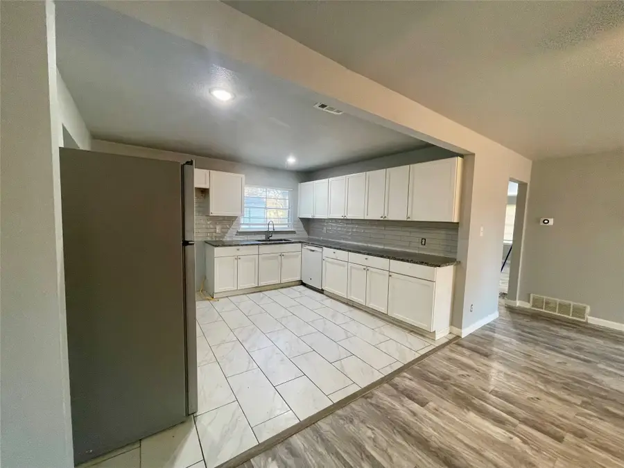 1203 Belvedere Drive, Arlington, TX 76010 - Image #3