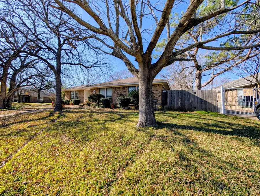 4406 Grey Dawn Drive, Arlington, TX 76017 - Image #2