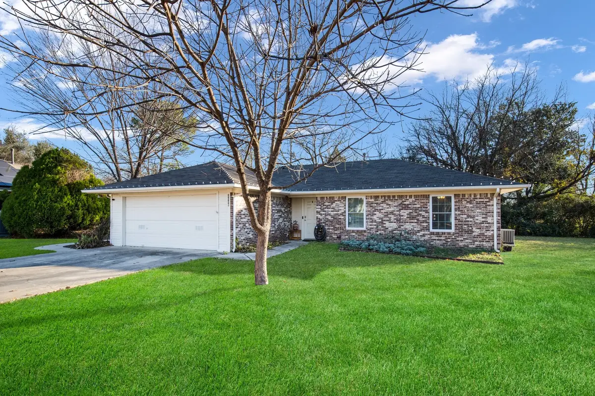 2000 Navajo Street, Denton, TX 76209 - Image #1