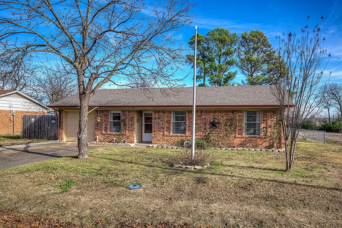 307 E Mccoulskey Street, Terrell, TX 75160 - Image #1