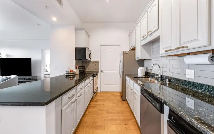 3225 Turtle Creek Boulevard #1906, Dallas, TX 75219 - Image #2