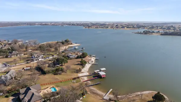 155 Lakeshore Drive, Waxahachie, TX 75165