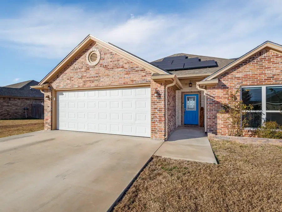 202 W Hall Court, Early, TX 76802 - Image #3