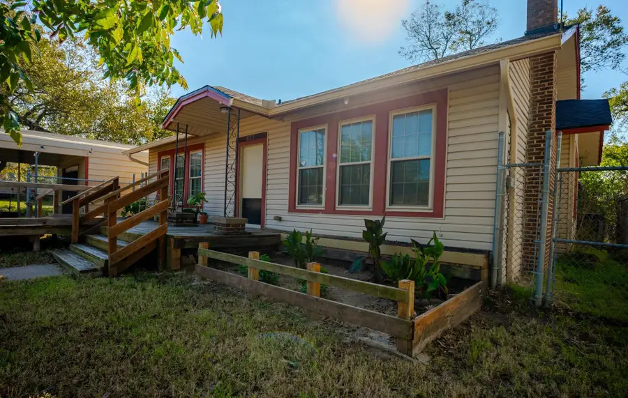 820 E Palestine, Mexia, TX 76667 - Image #2