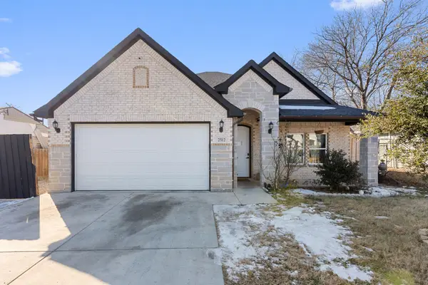 2512 High Crest Avenue, Fort Worth, TX 76111