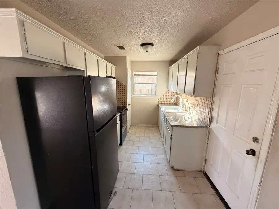 1915 Red Cloud Drive, Dallas, TX 75217 - Image #2