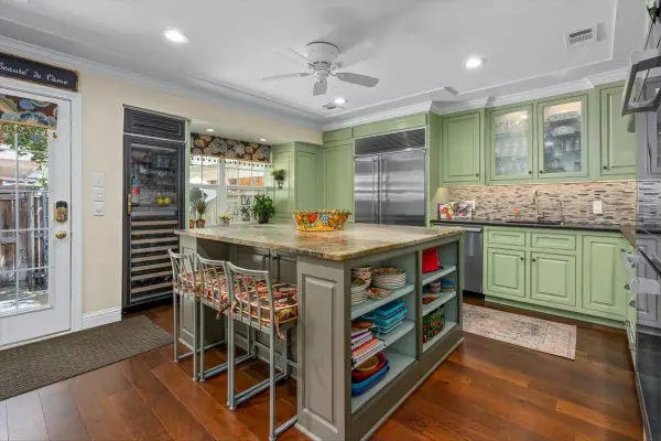 1357 Roaring Springs Road, Fort Worth, TX 76114