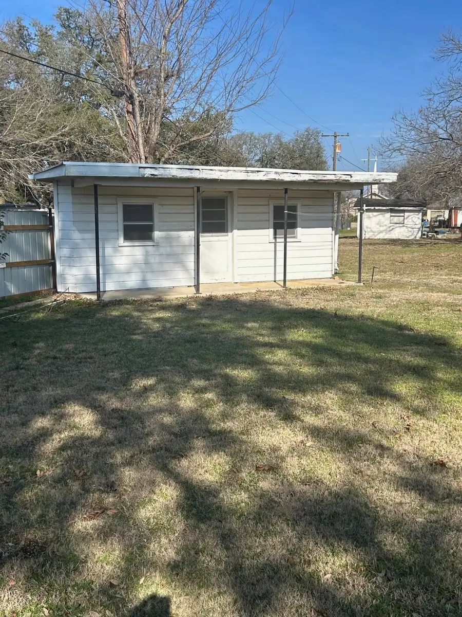 910 Varella, Mexia, TX 76667 - Image #2