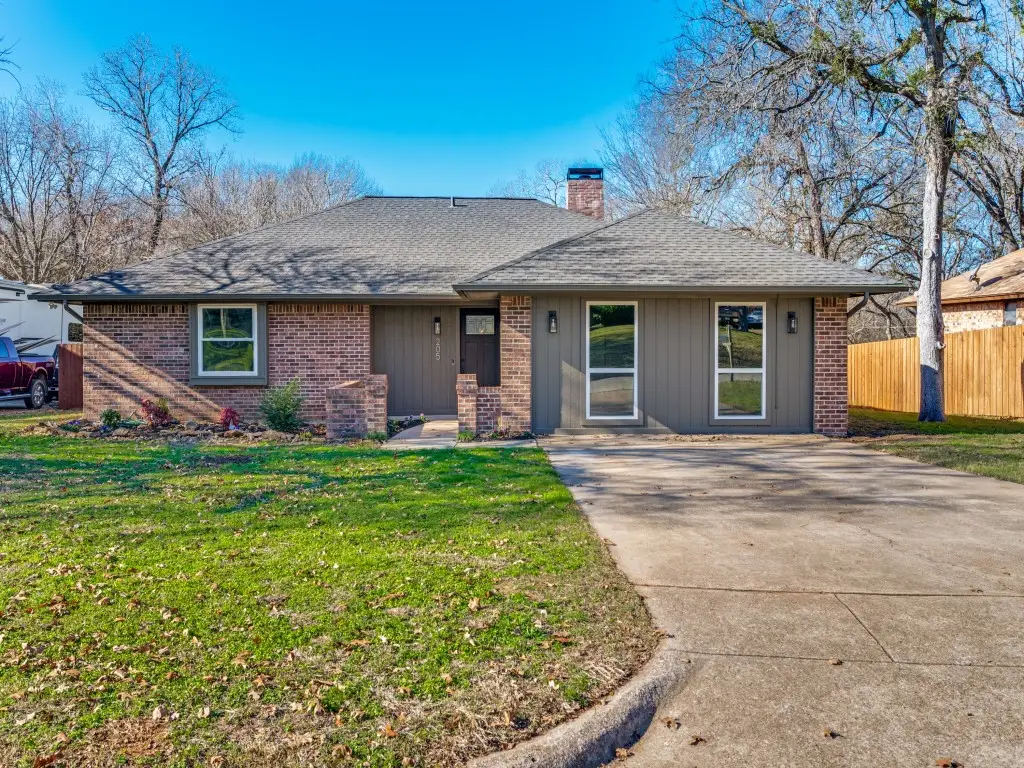 205 Laurel Street, Mansfield, TX 76063 - Image #1