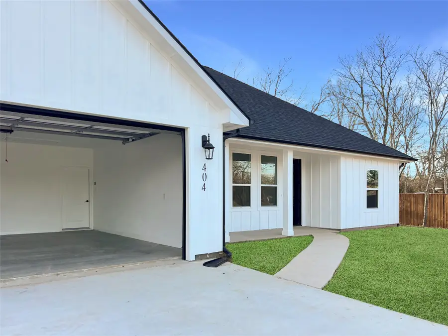 404 S San Marcos Street, Whitney, TX 76692 - Image #3