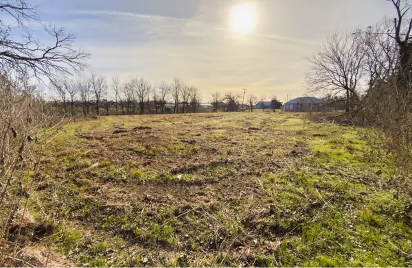 302 Memorial Street, Riesel, TX 76682