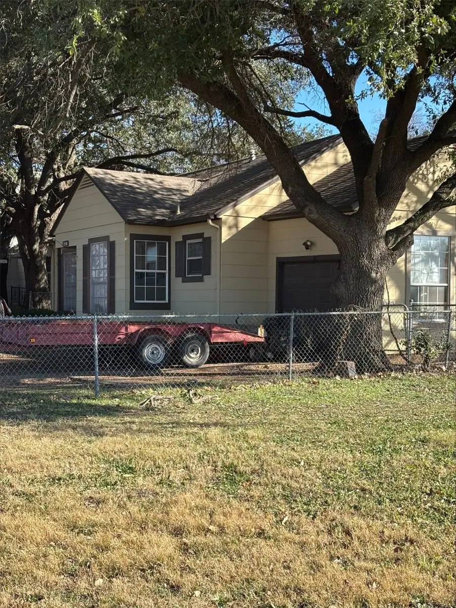 3930 N Cresthaven Road, Dallas, TX 75209 - Image #2