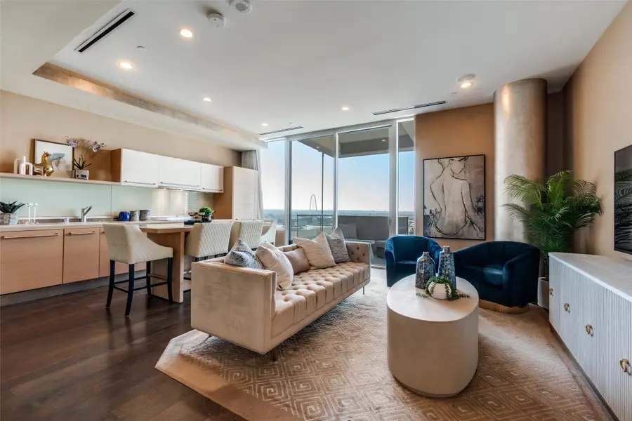 2408 Victory Park Lane #1031, Dallas, TX 75219 - Image #2