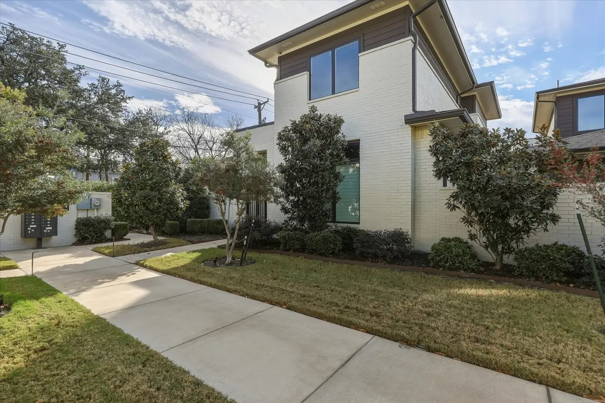 324 Nursery Lane, Fort Worth, TX 76114 - Image #1