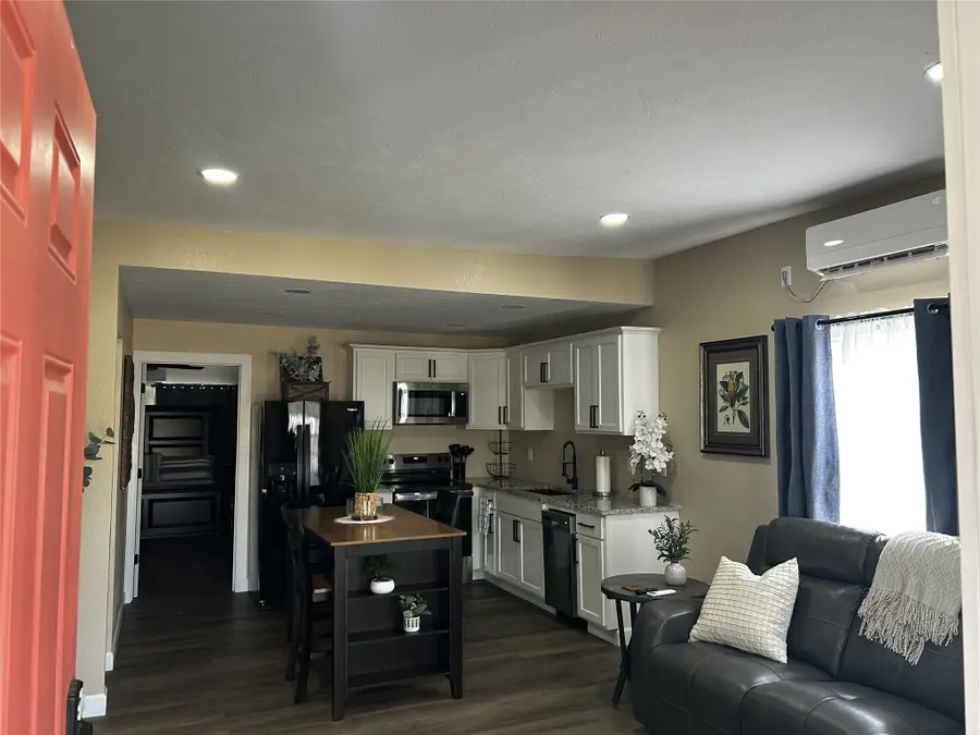 908 W Chestnut Street, Denison, TX 75020 - Image #3