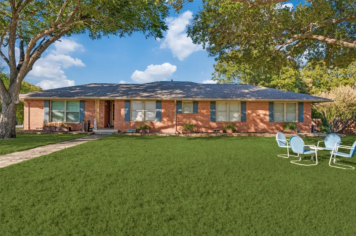 907 E Texas Street, Grapevine, TX 76051 - Image #1