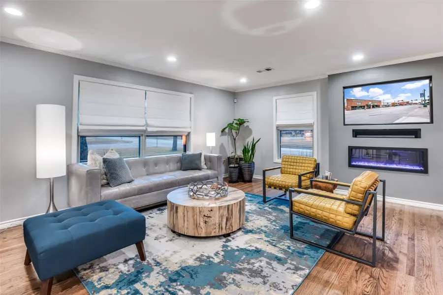 907 E Texas Street, Grapevine, TX 76051 - Image #3