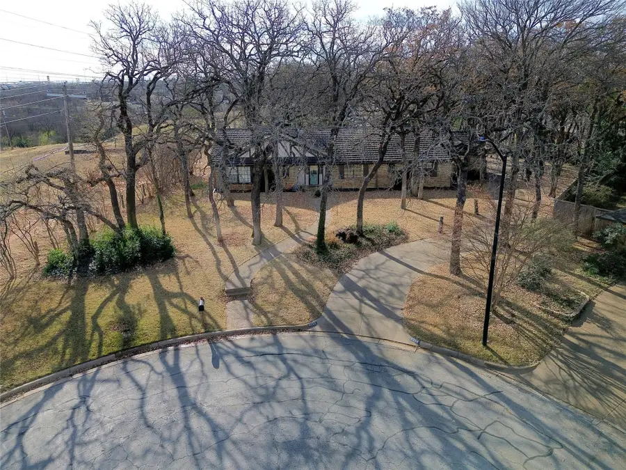 6254 Paloverde Court, Fort Worth, TX 76112 - Image #2