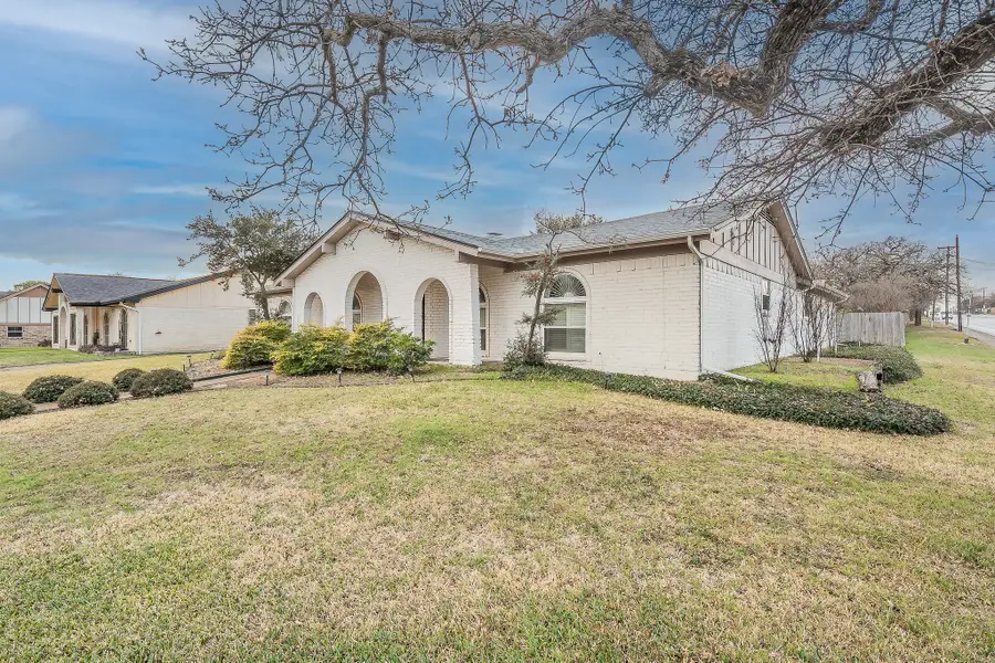 1633 Martha Drive, Bedford, TX 76022 - Image #2