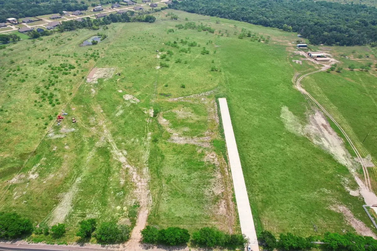 1019 Felicia Street, Oak Ridge, TX 75161 - Image #1