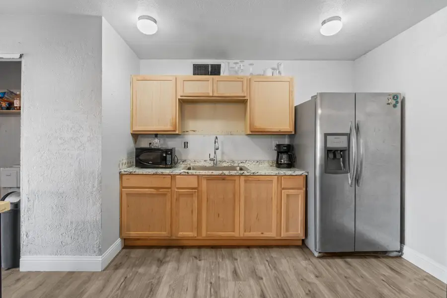 7109 Nutmeg Lane, Dallas, TX 75249 - Image #3