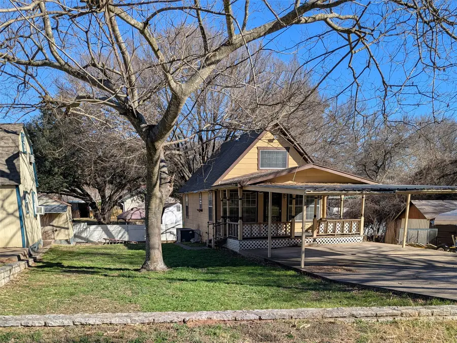 8161 Deer View Circle, Granbury, TX 76049 - Image #3