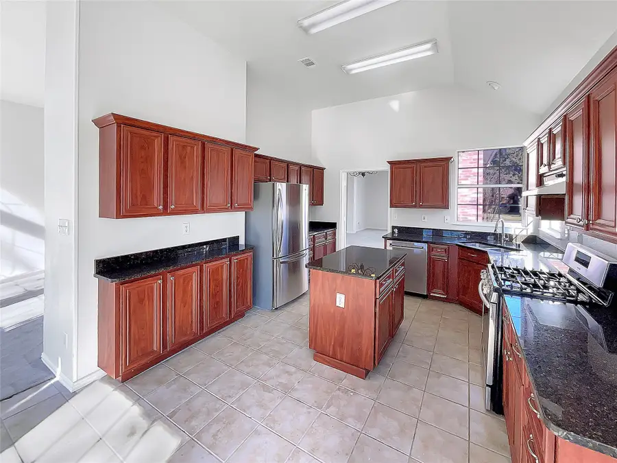 8402 Trail Lake Drive, Rowlett, TX 75088 - Image #2