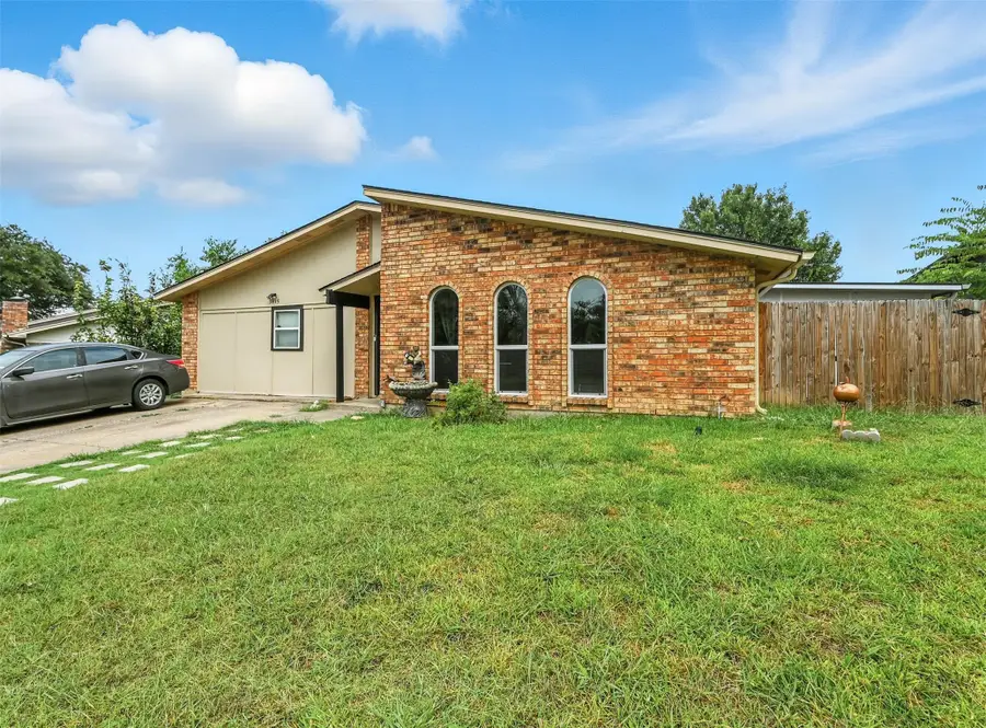 3415 Killala Court, Arlington, TX 76014 - Image #2