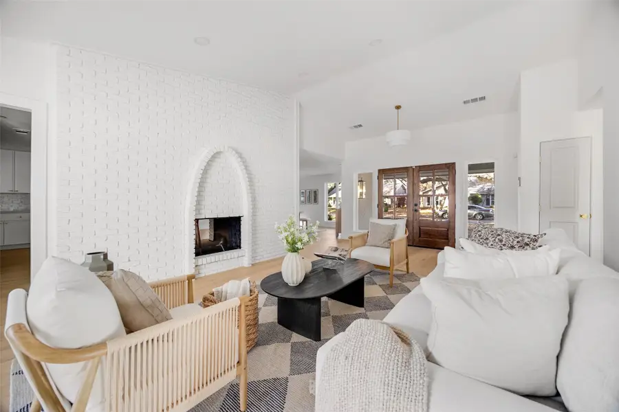 7850 La Sobrina Drive, Dallas, TX 75248 - Image #3