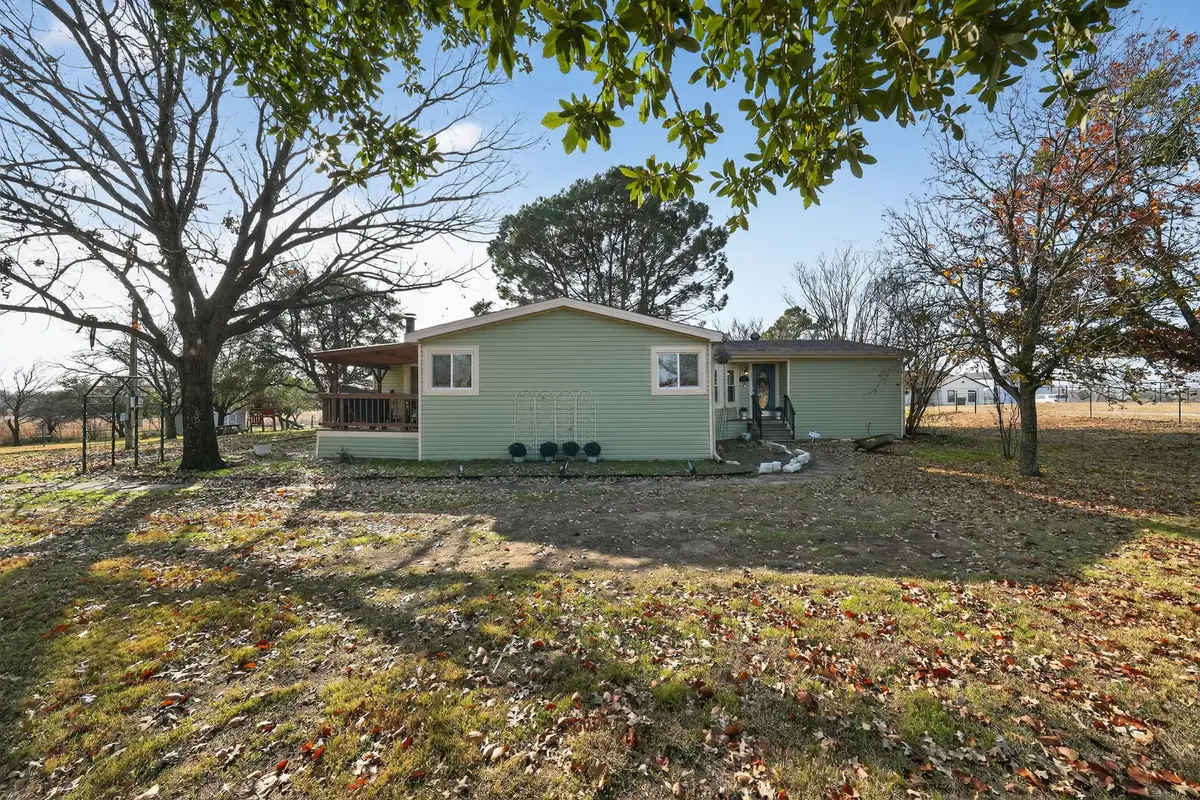 1050 Stadium Drive, Joshua, TX 76058 - Image #1