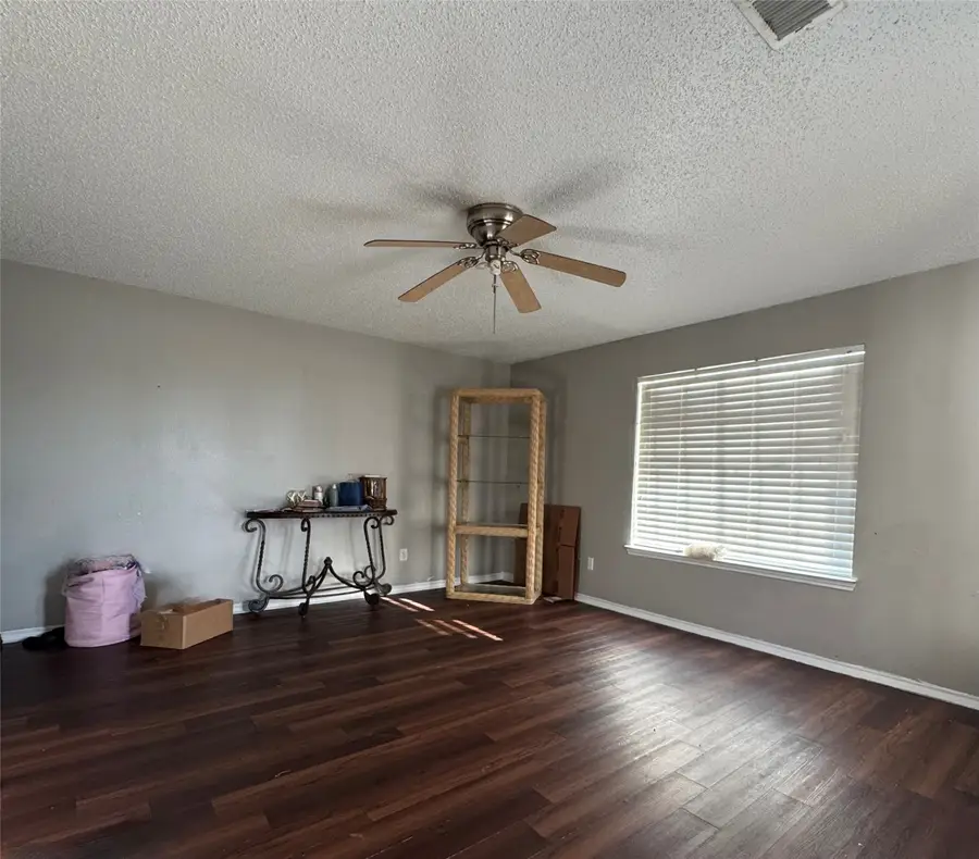 10223 Budtime Lane, Dallas, TX 75217 - Image #2