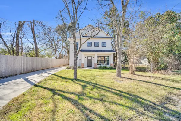 512 E Parks Avenue, Waxahachie, TX 75165
