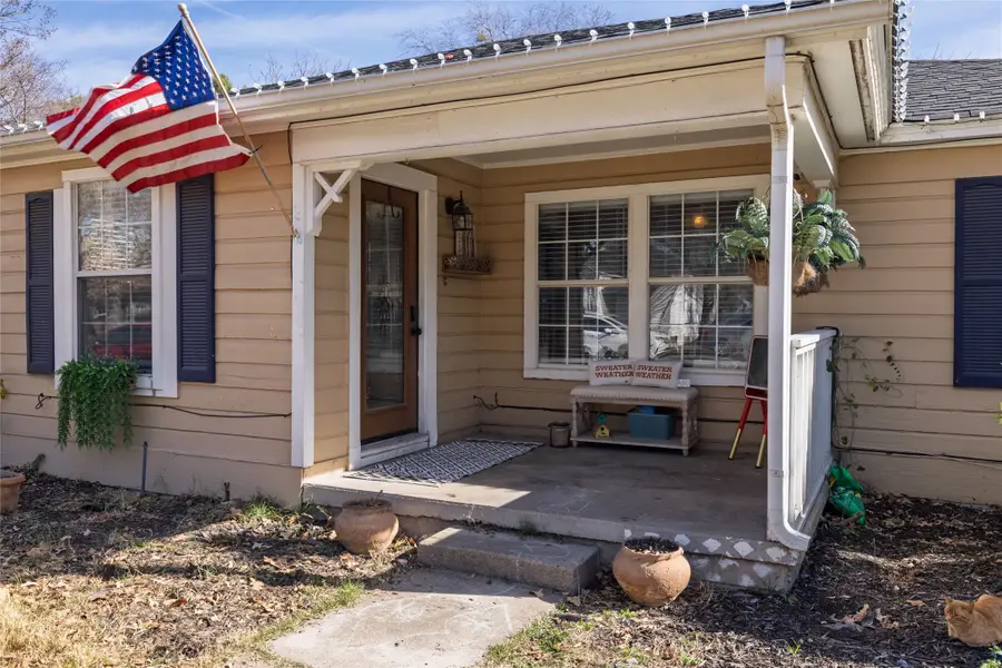 1011 S Waco Street, Weatherford, TX 76086 - Image #3