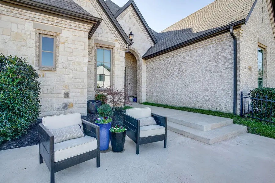 8708 Whitestone Road, North Richland Hills, TX 76182 - Image #3
