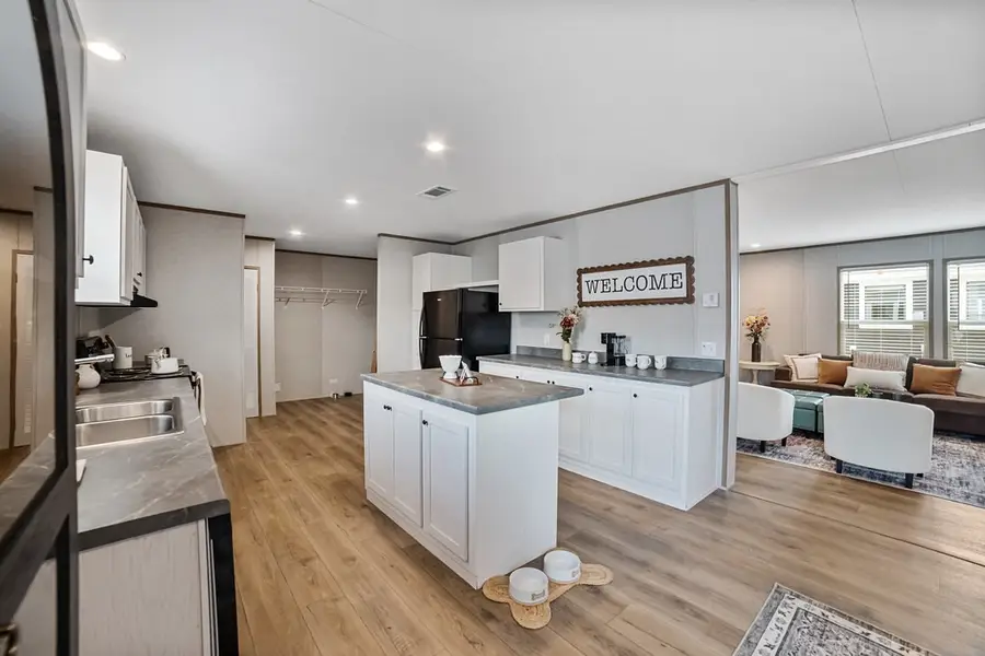 3106 Smyrna Road, Sunset, TX 76270 - Image #2