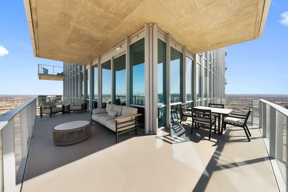 1301 Throckmorton Street #2601, Fort Worth, TX 76102 - Image #1