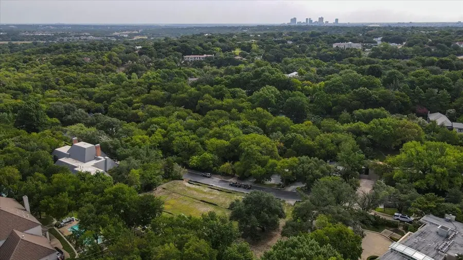 2004 Indian Creek Drive, Westover Hills, TX 76107 - Image #2