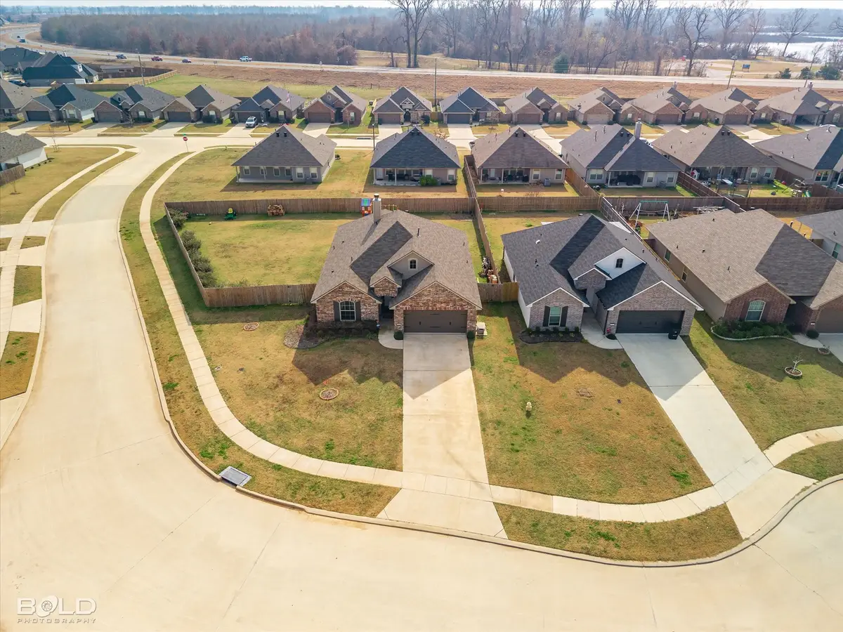 327 Ouchita Lane, Bossier City, LA 71112 - Image #1