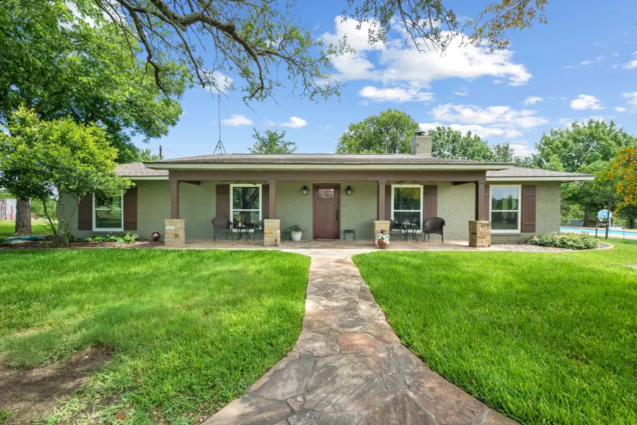 250 Lakeview Court, Weatherford, TX 76088 - Image #2