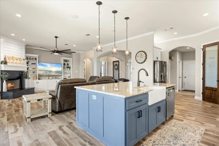 2141 Vanderbilt Drive, Weatherford, TX 76088 - Image #3