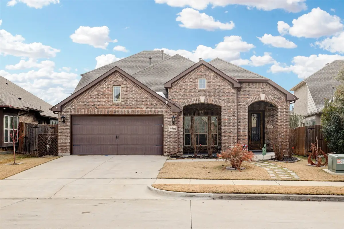 9501 Meadowpark Drive, Justin Roanoke, TX 76226 - #1